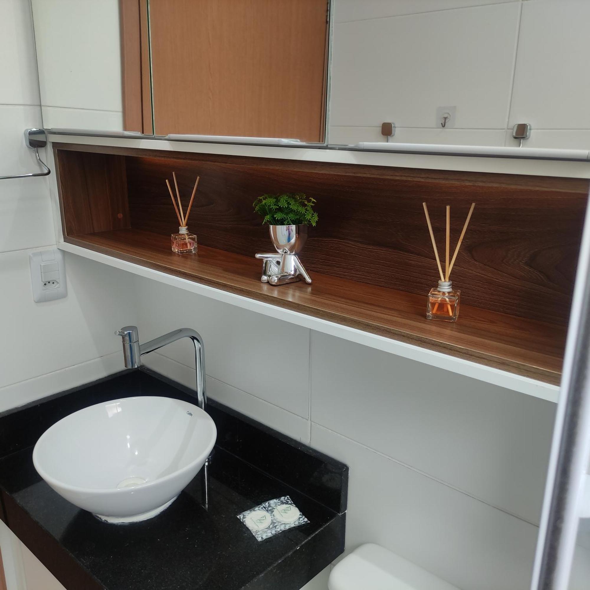 Em Apartment *